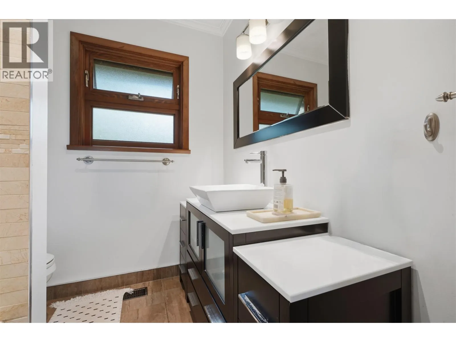 444 EVERGREEN PLACE