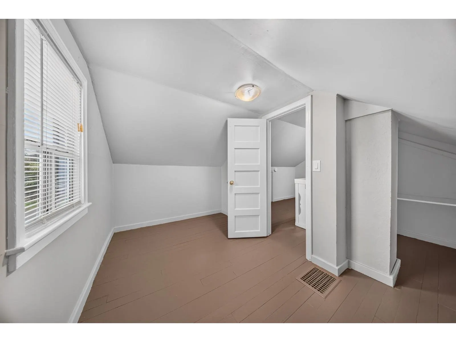 46199 SECOND AVENUE|Chilliwack Proper East