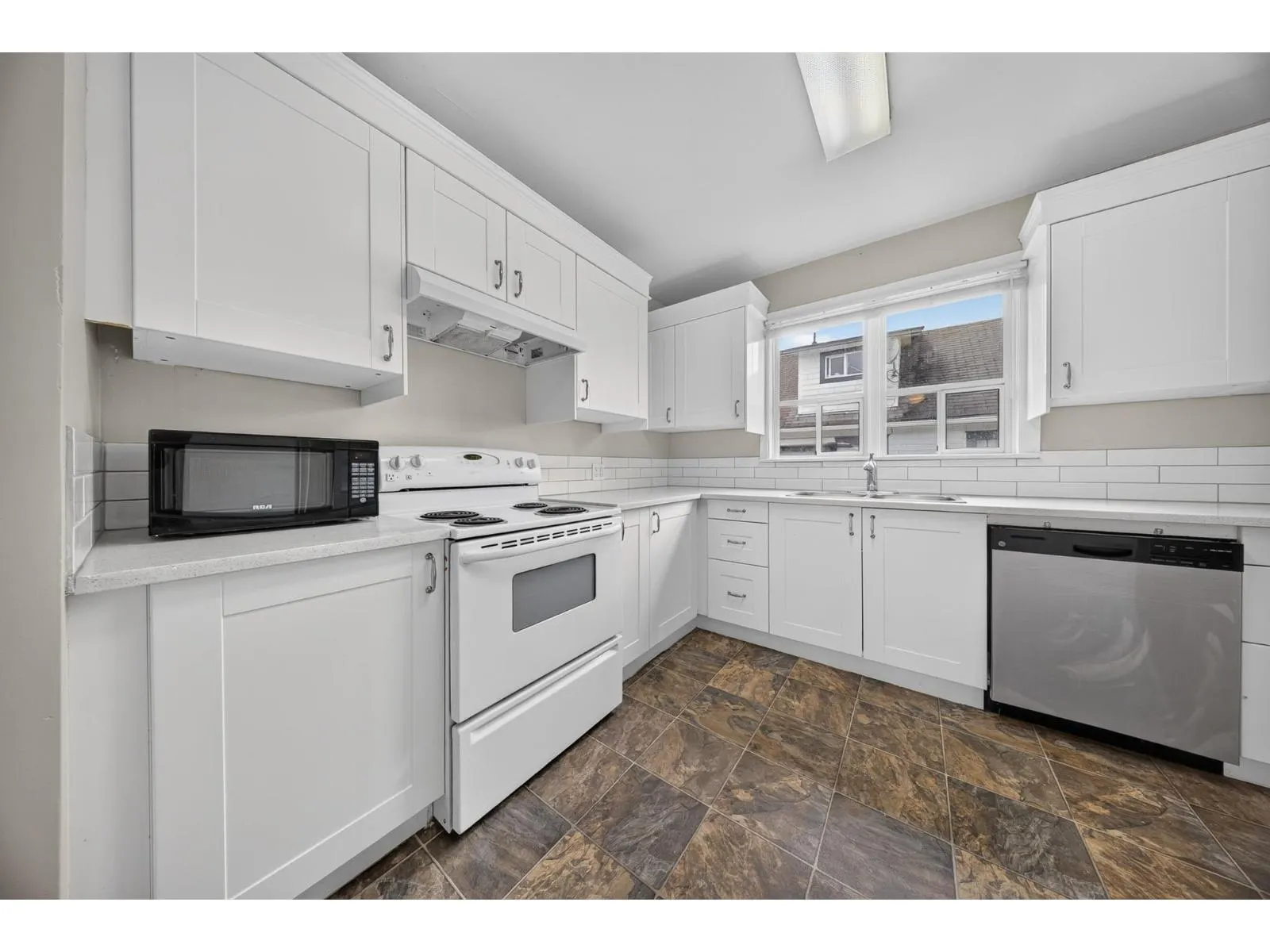 46199 SECOND AVENUE|Chilliwack Proper East