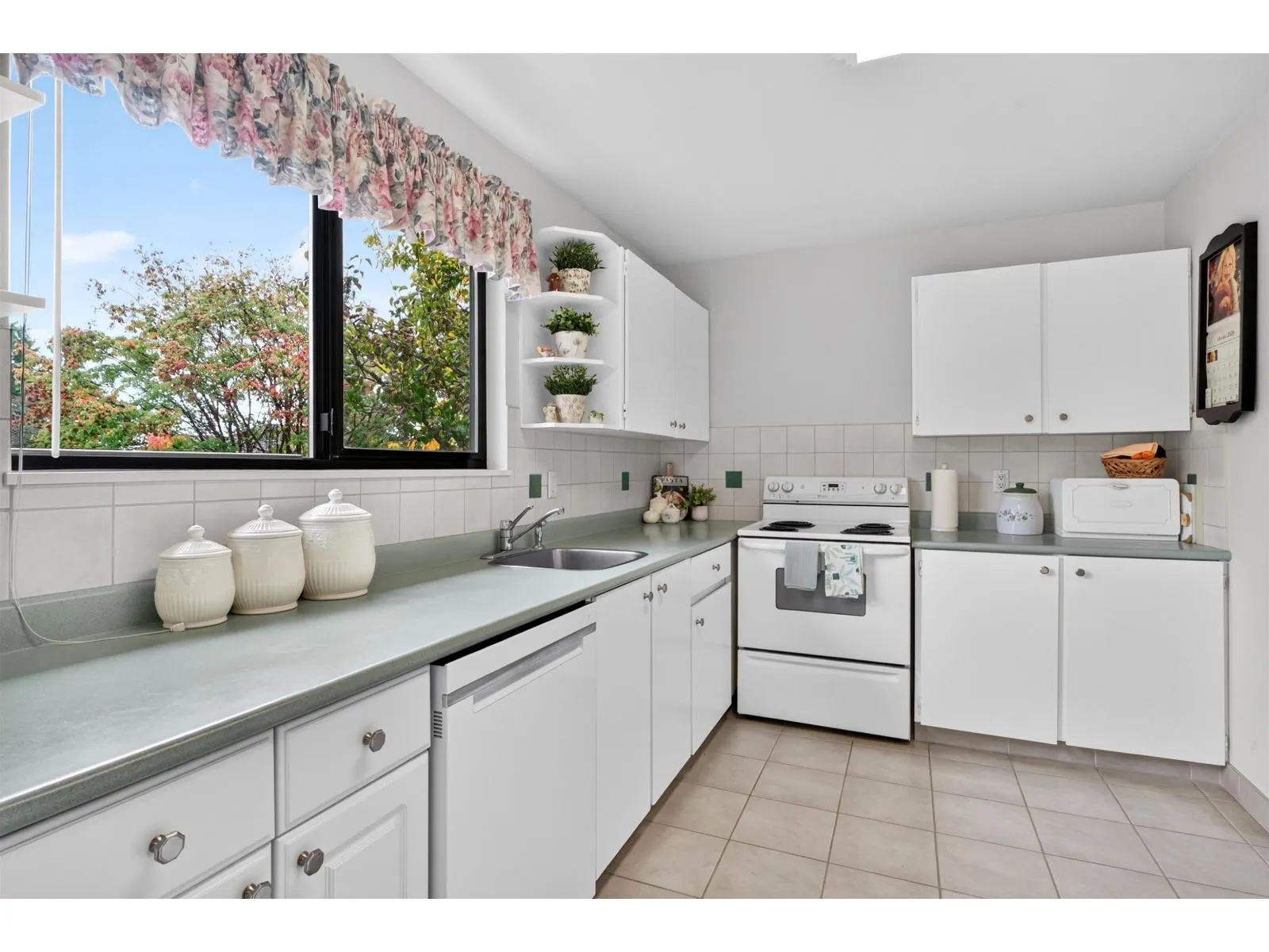 8746 MILTON DRIVE