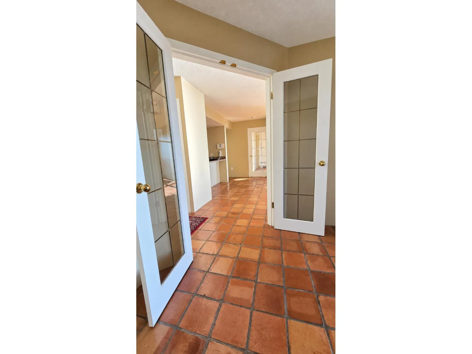 401 15025 VICTORIA AVENUE