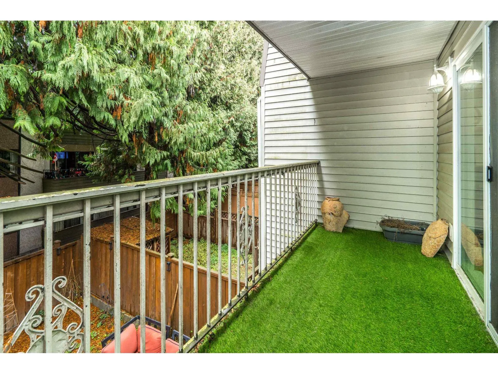 17 33923 E BOURQUIN CRESCENT