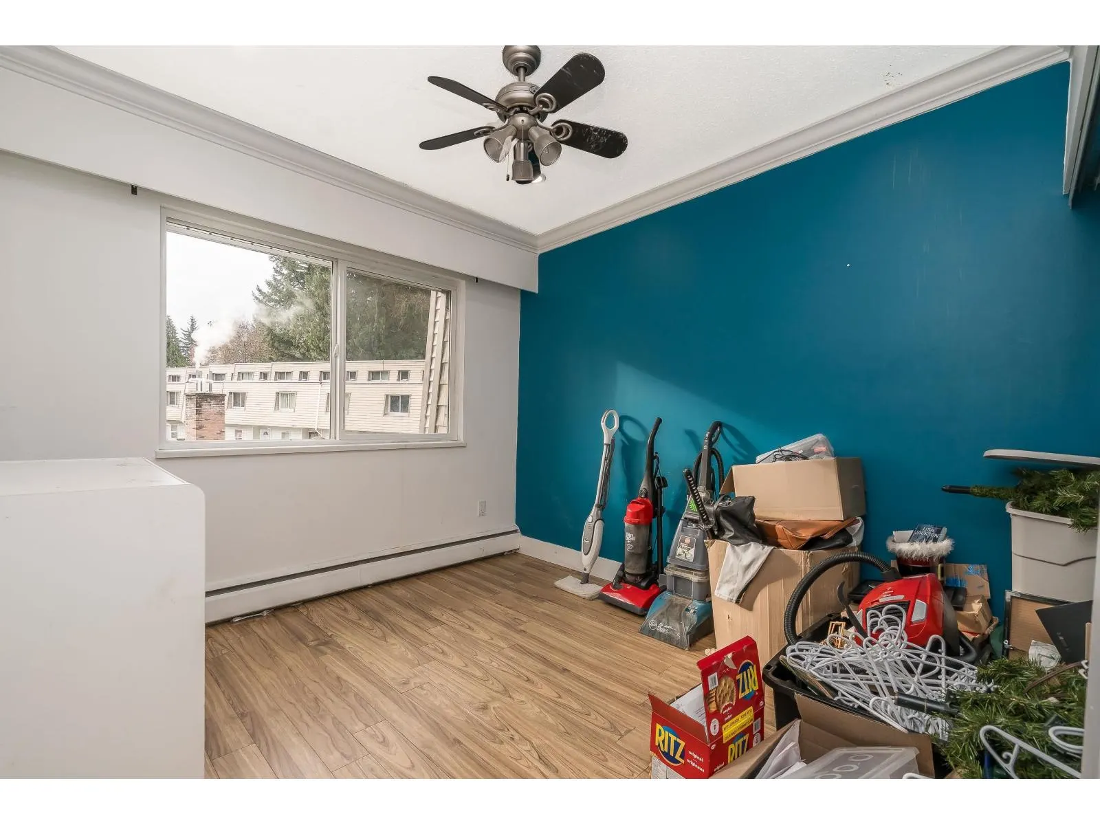 17 33923 E BOURQUIN CRESCENT