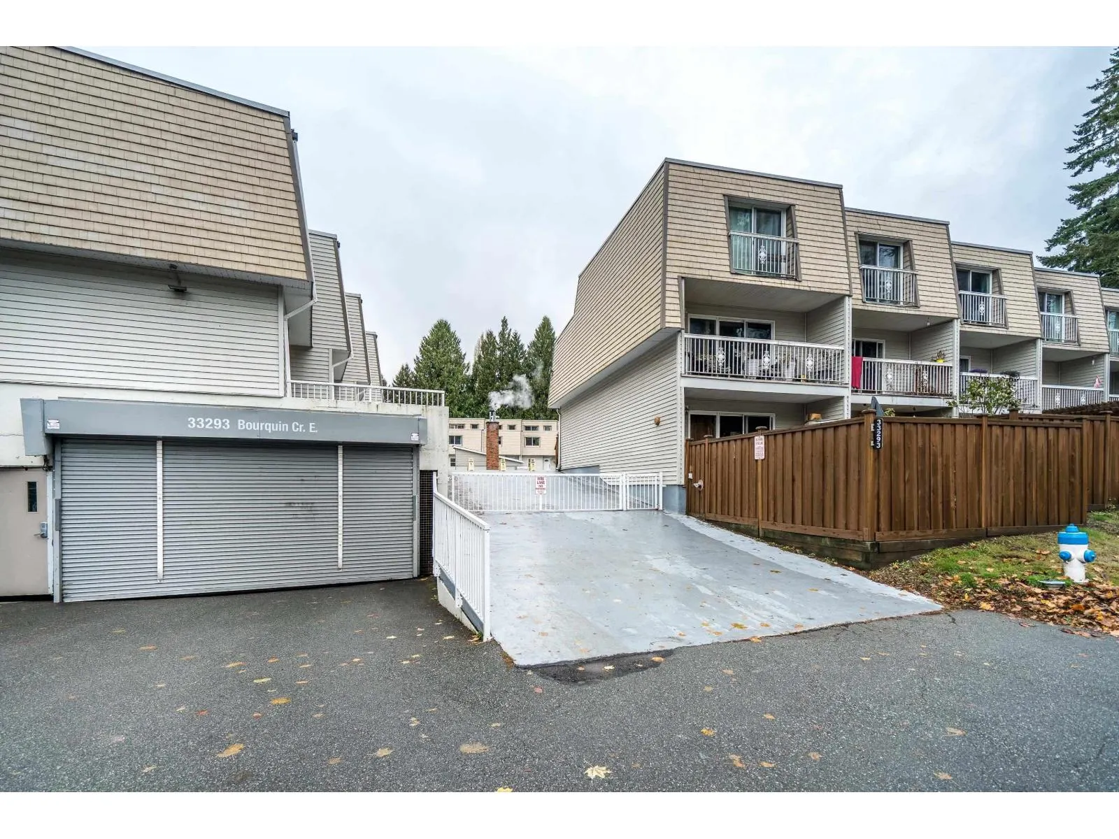 17 33923 E BOURQUIN CRESCENT