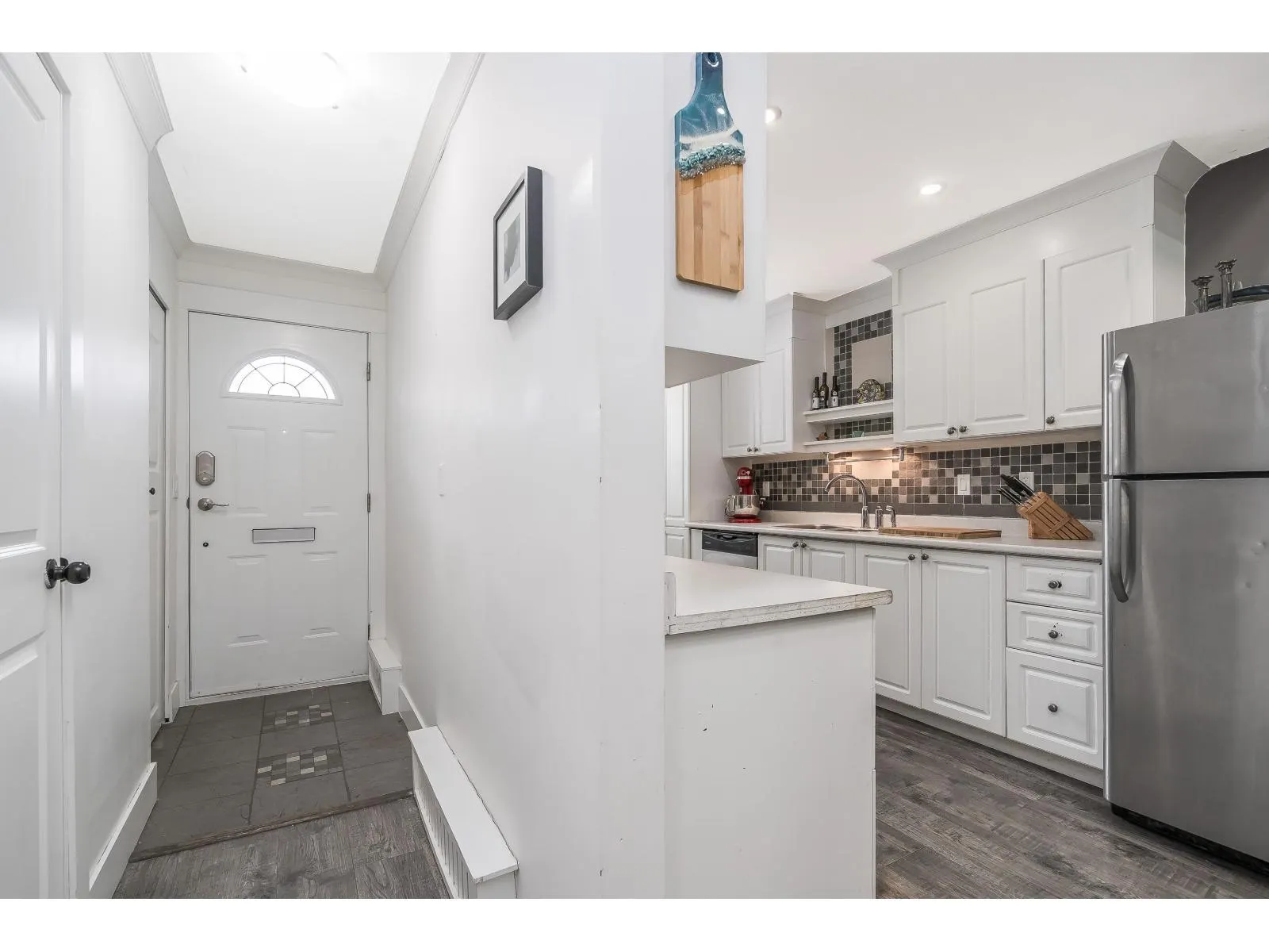 17 33923 E BOURQUIN CRESCENT