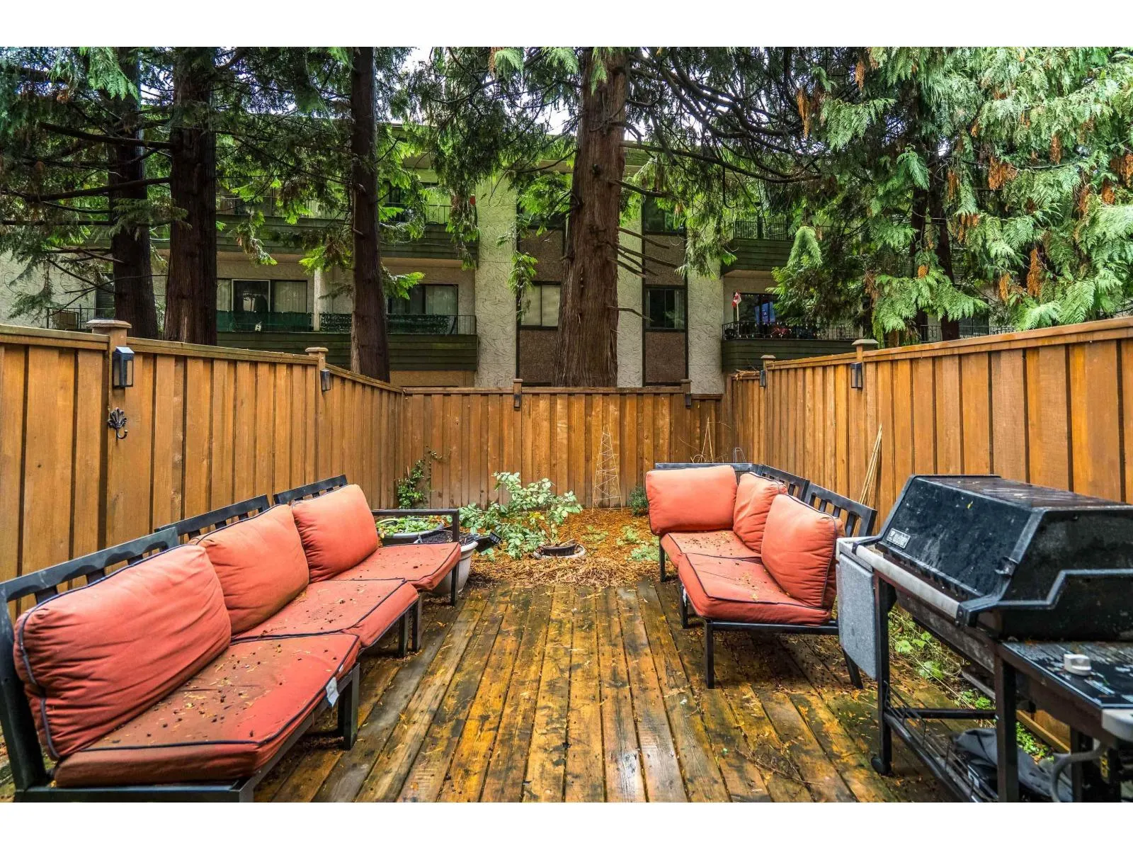 17 33923 E BOURQUIN CRESCENT