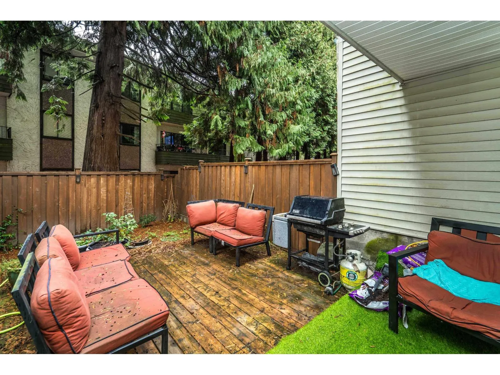17 33923 E BOURQUIN CRESCENT