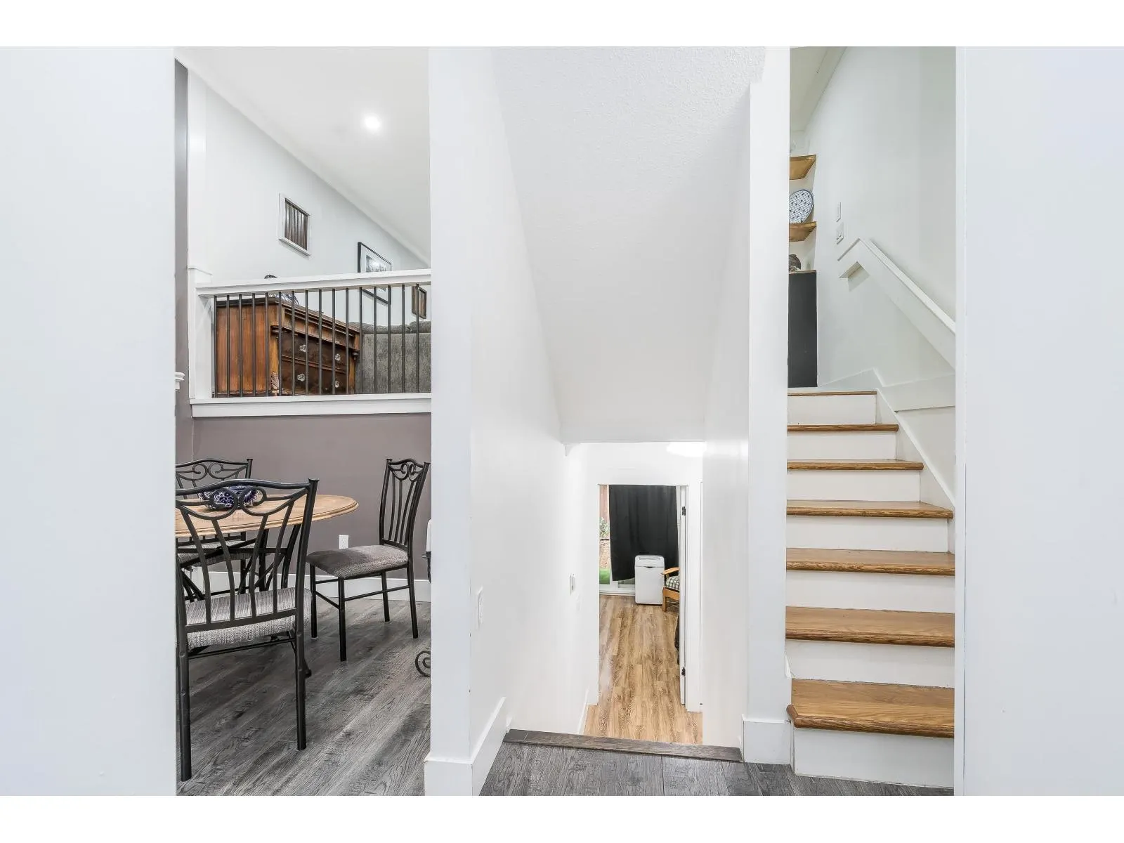 17 33923 E BOURQUIN CRESCENT