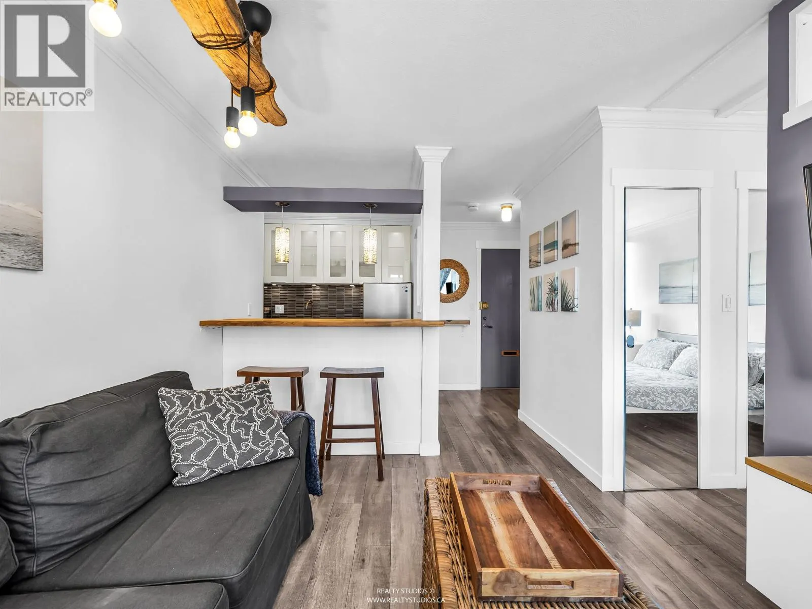 1205 1250 BURNABY STREET
