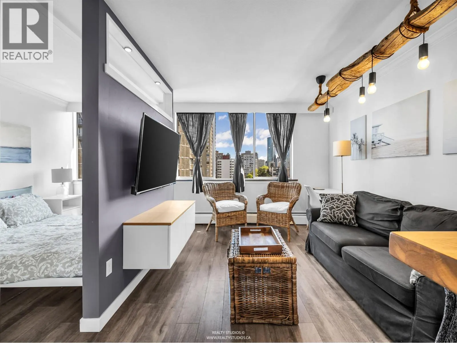 1205 1250 BURNABY STREET