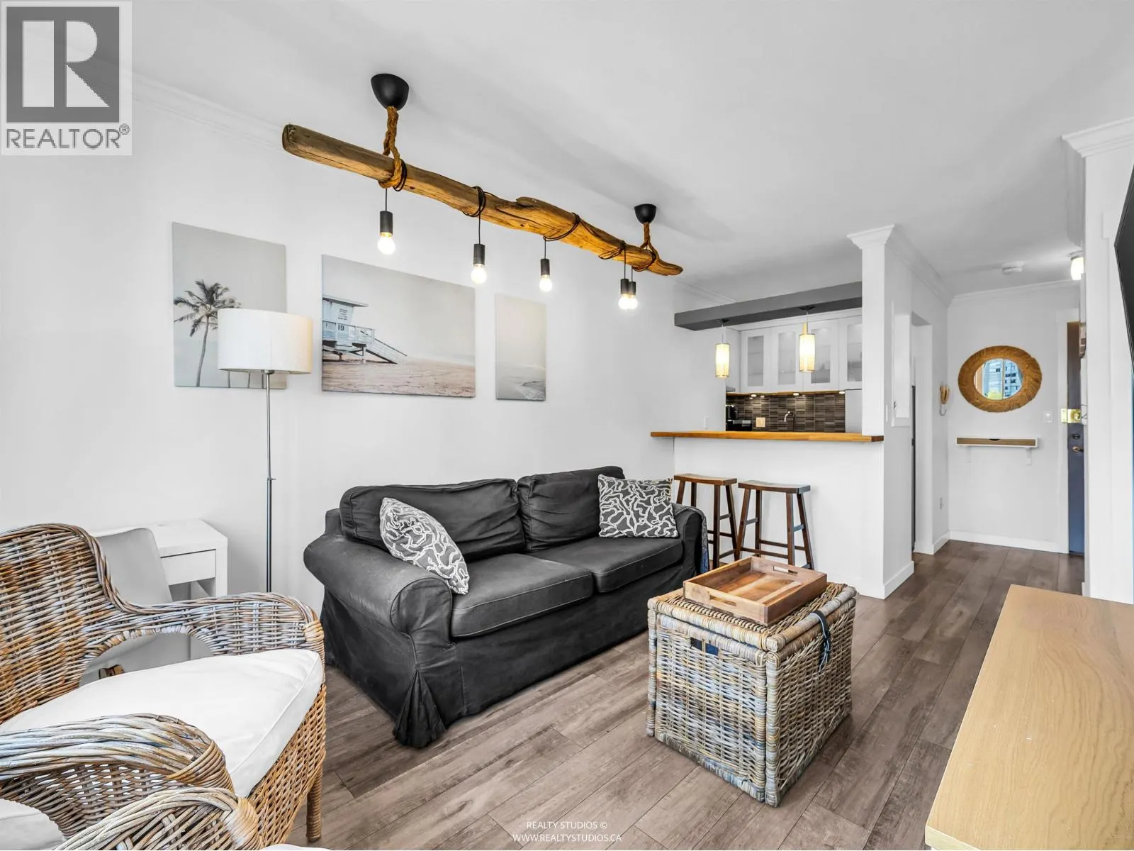 1205 1250 BURNABY STREET