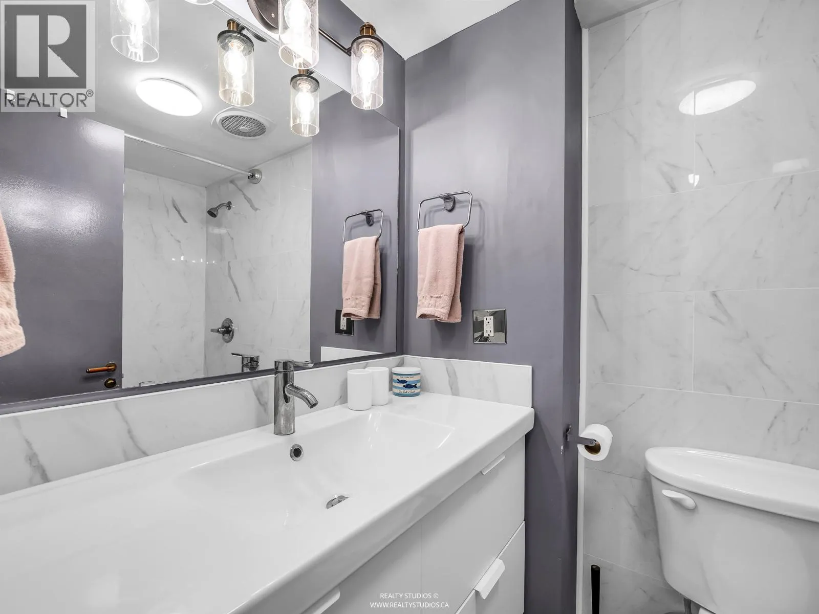 1205 1250 BURNABY STREET