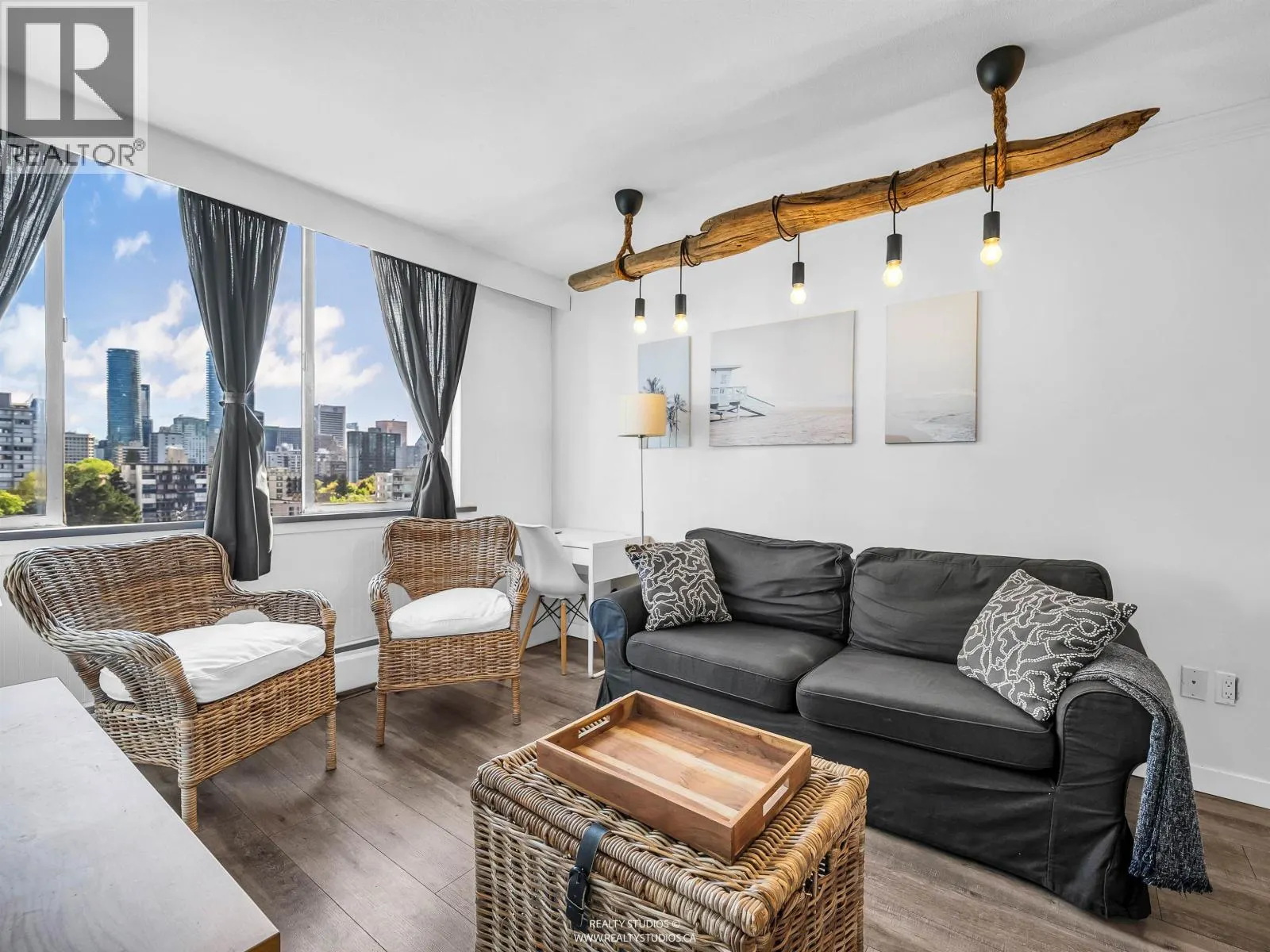 1205 1250 BURNABY STREET