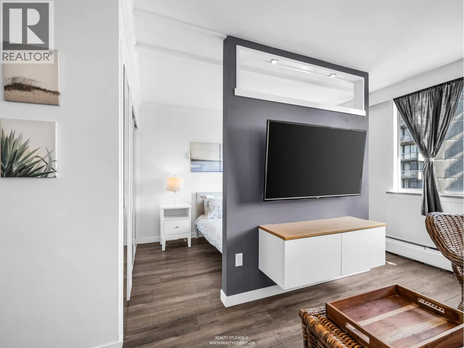 1205 1250 BURNABY STREET