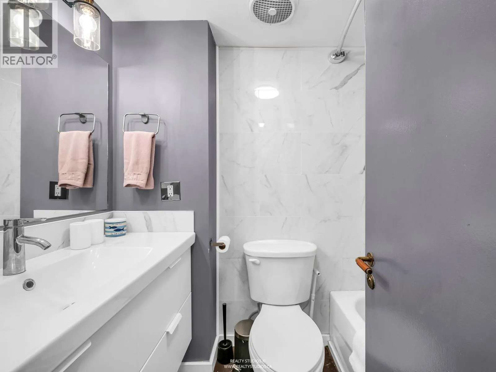 1205 1250 BURNABY STREET