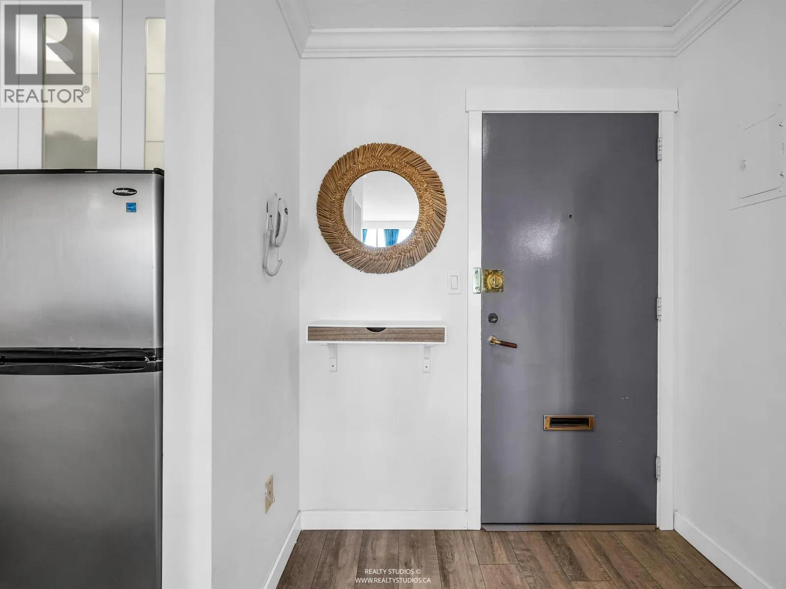 1205 1250 BURNABY STREET