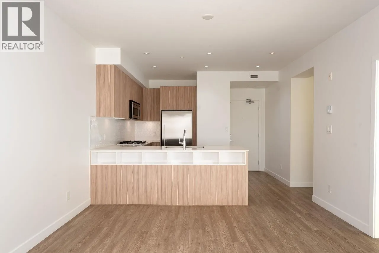 403 1061 MARINE DRIVE