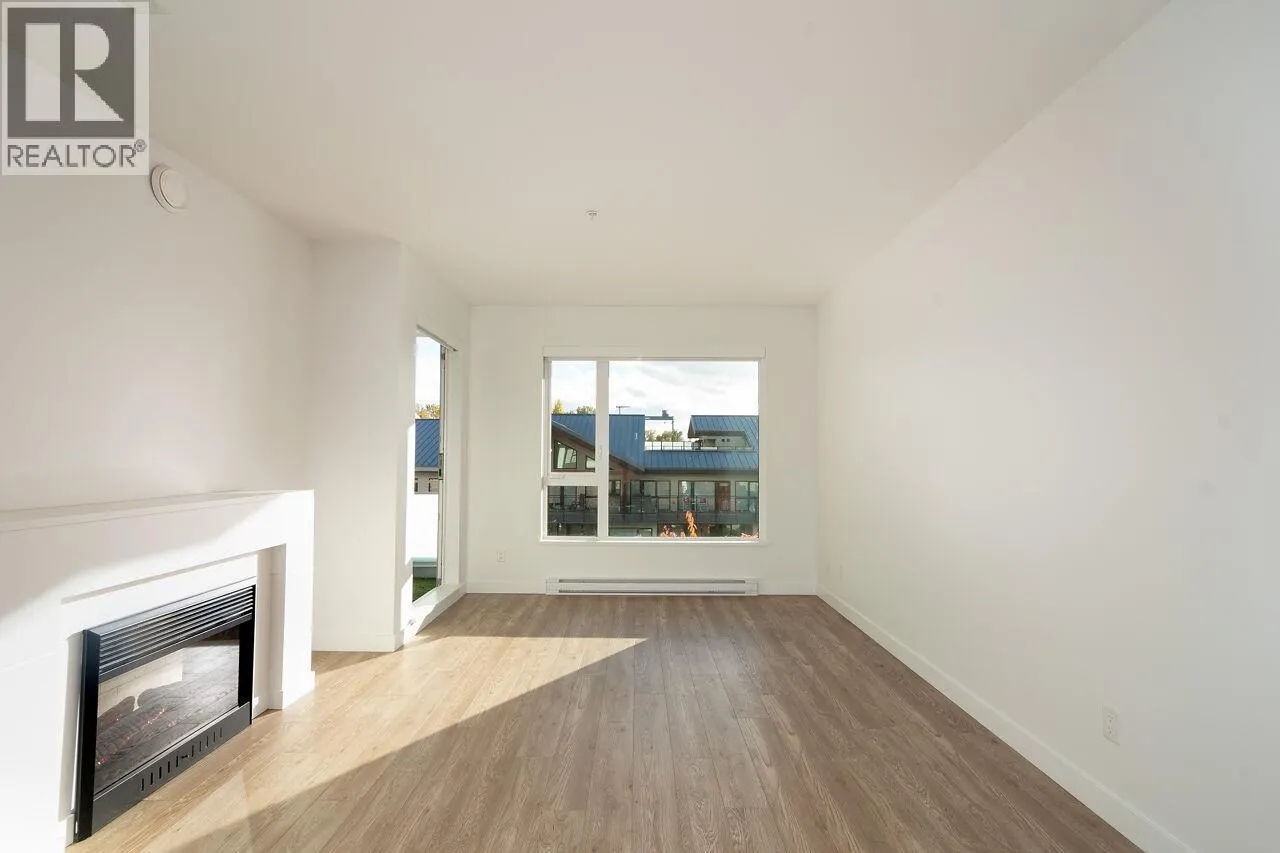 403 1061 MARINE DRIVE