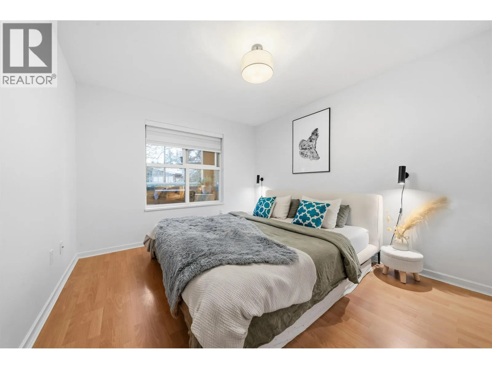 210 5281 OAKMOUNT CRESCENT
