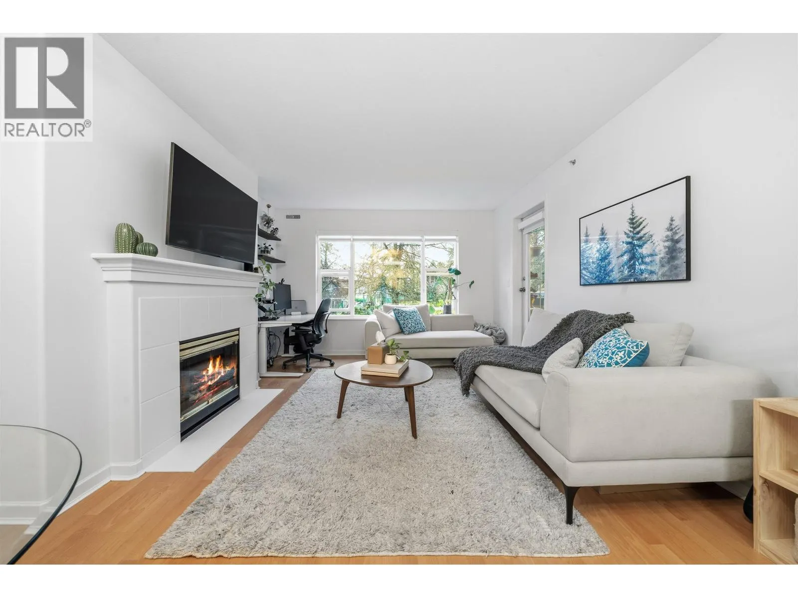 210 5281 OAKMOUNT CRESCENT