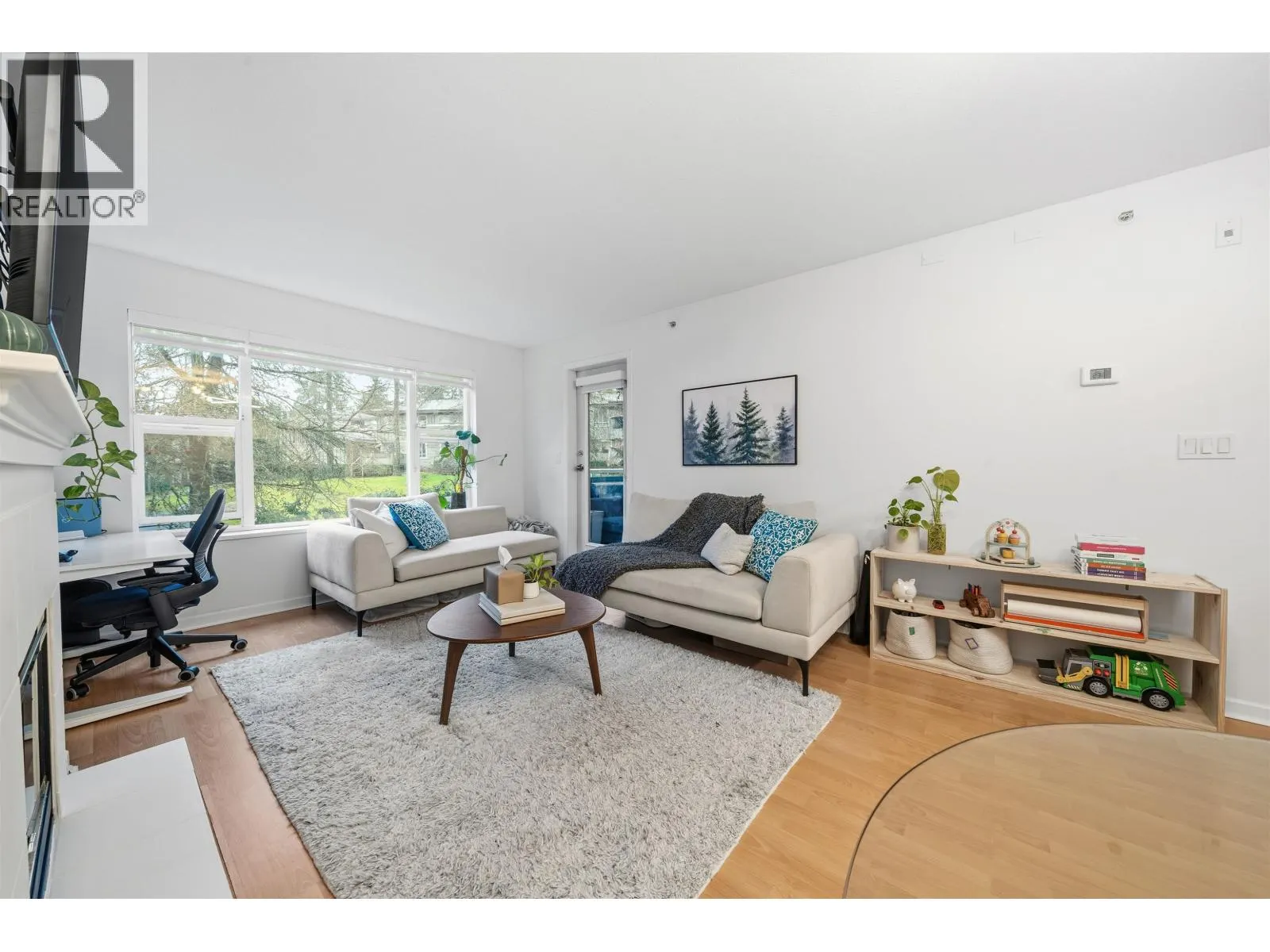 210 5281 OAKMOUNT CRESCENT
