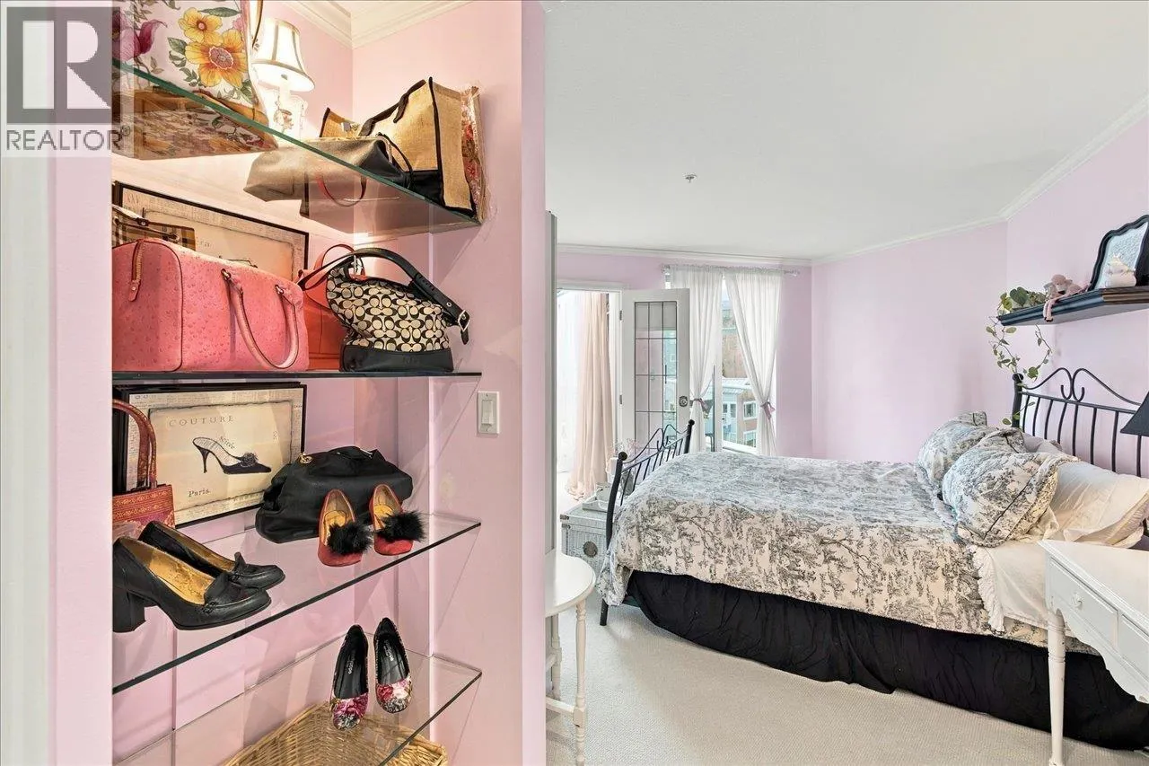 405 1502 ISLAND PARK WALK
