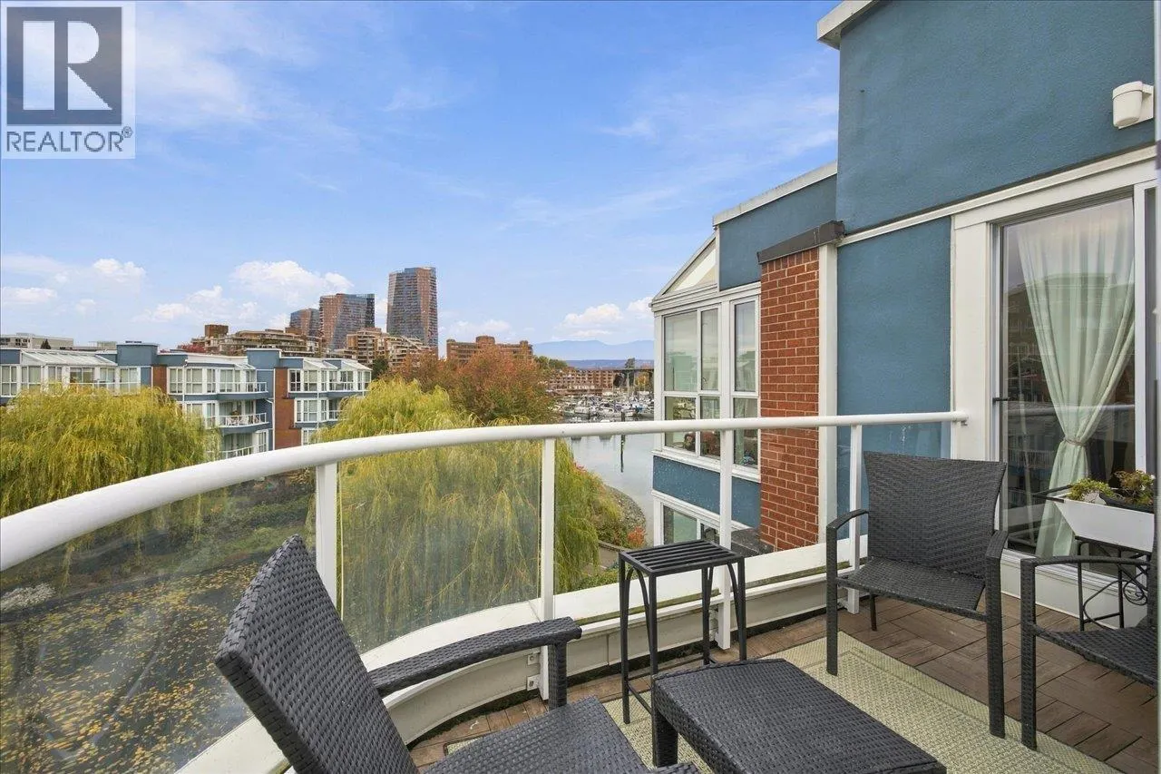 405 1502 ISLAND PARK WALK