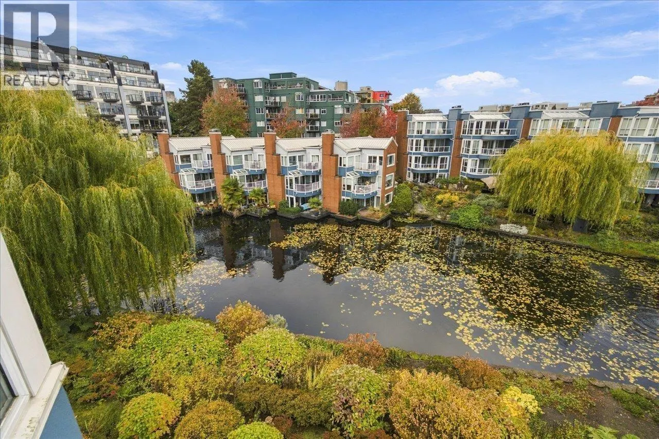 405 1502 ISLAND PARK WALK