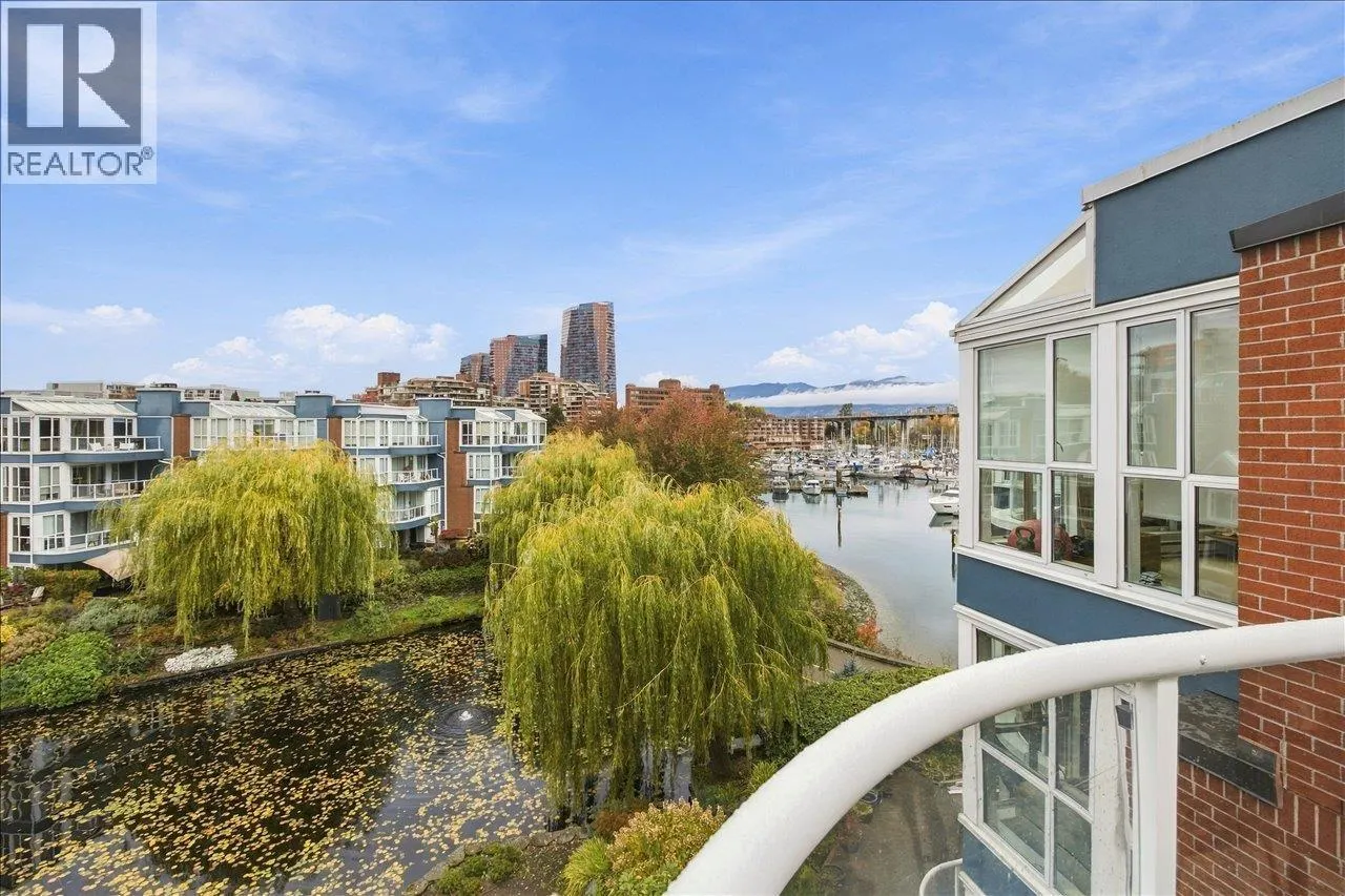405 1502 ISLAND PARK WALK