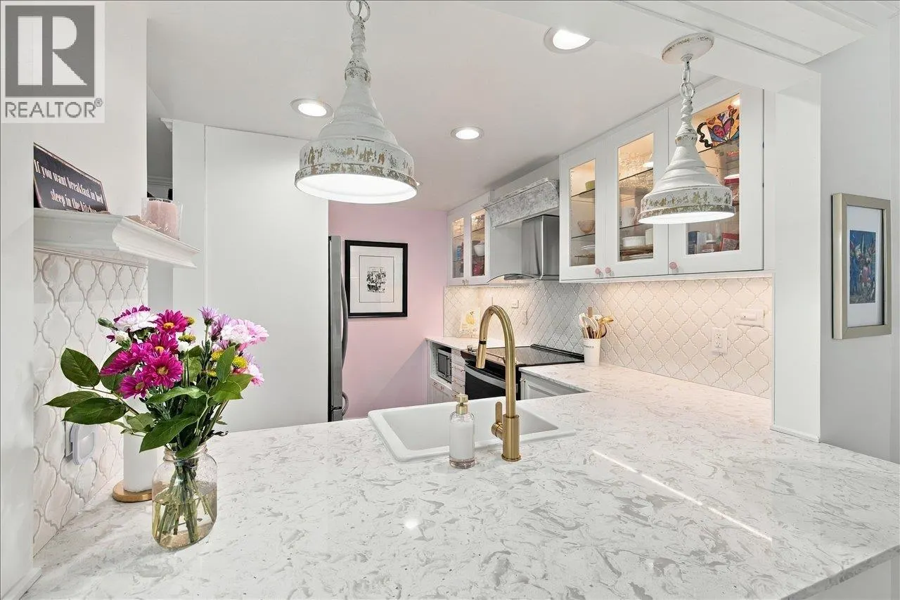 405 1502 ISLAND PARK WALK