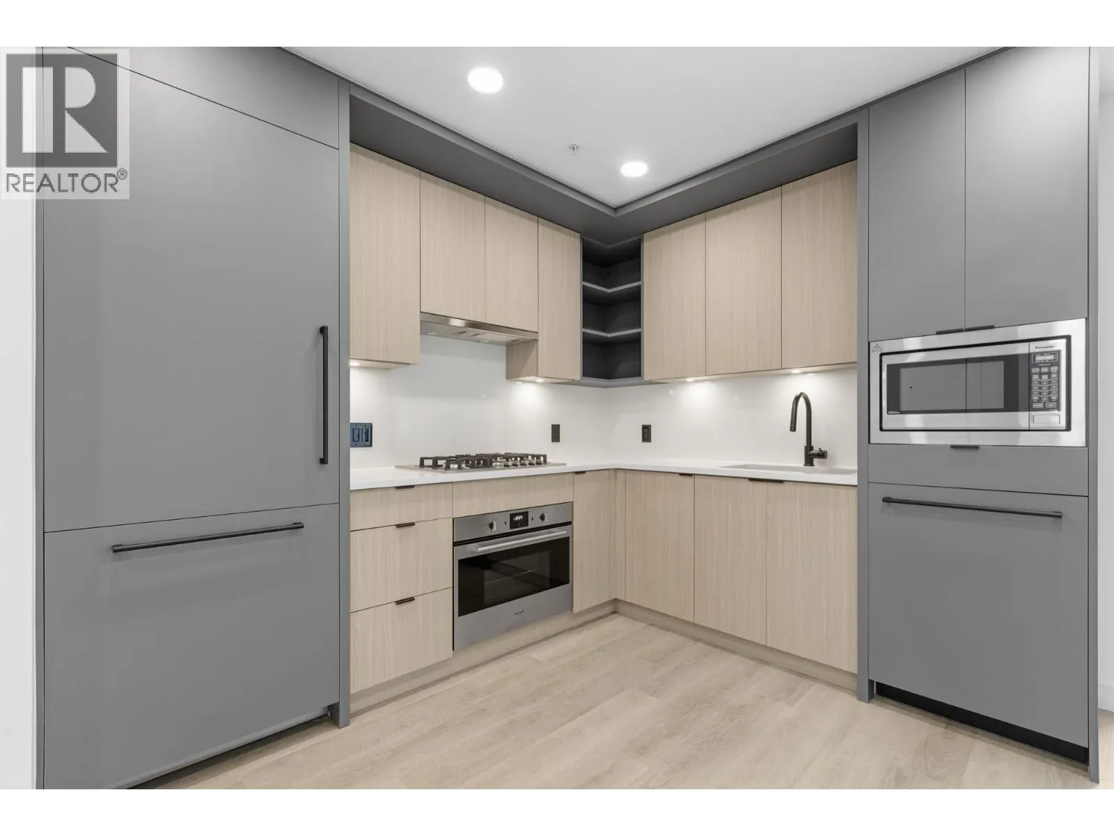 507 2268 E BROADWAY