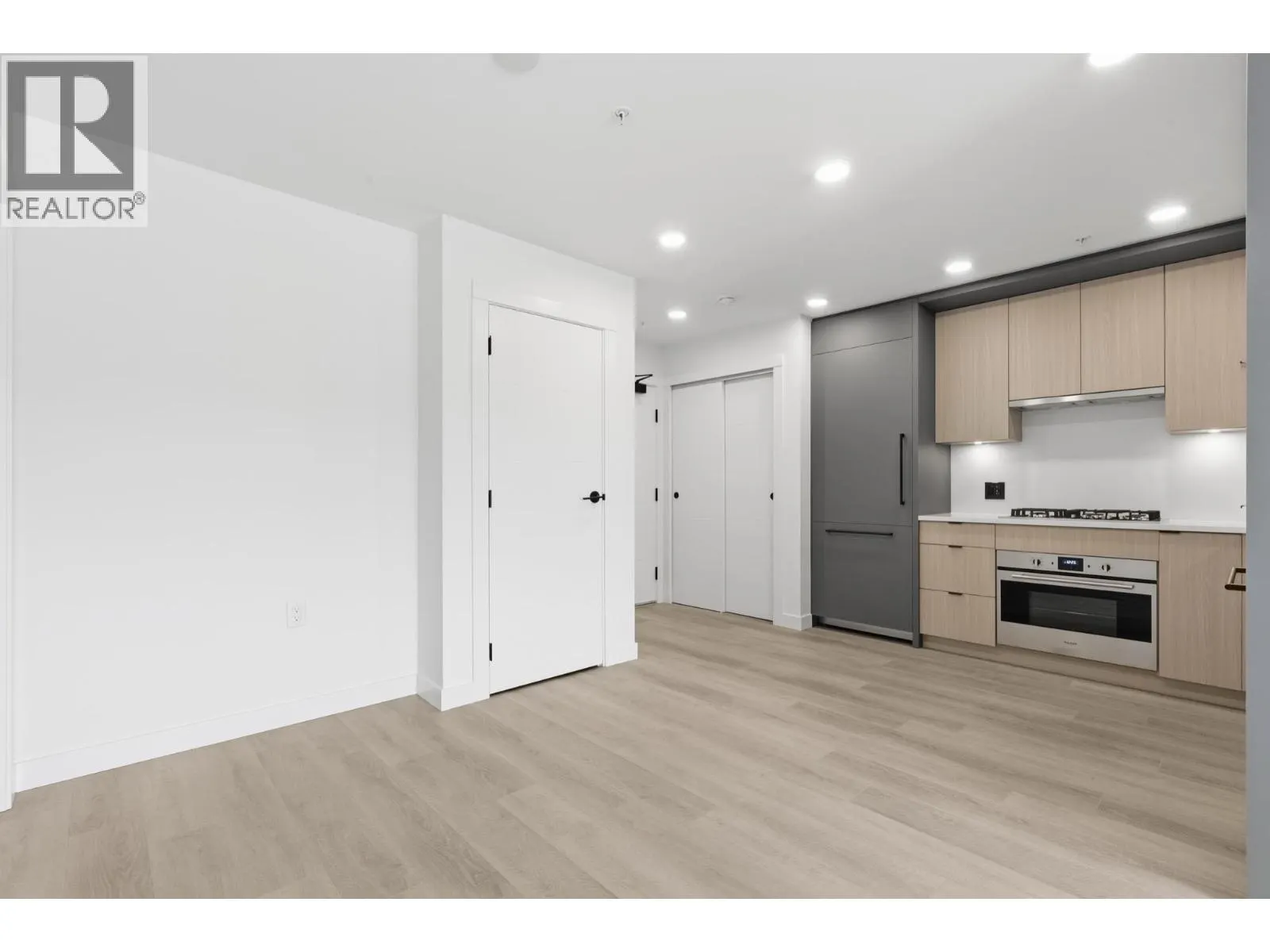 507 2268 E BROADWAY