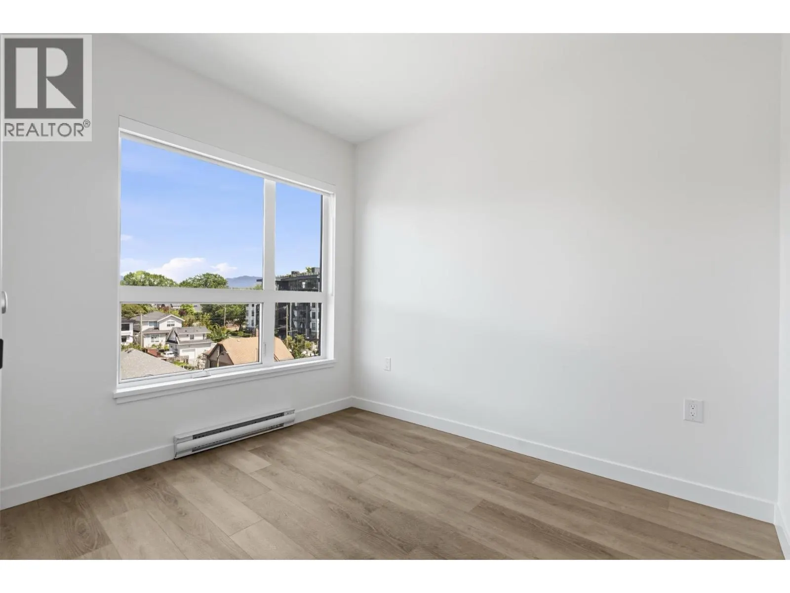 507 2268 E BROADWAY