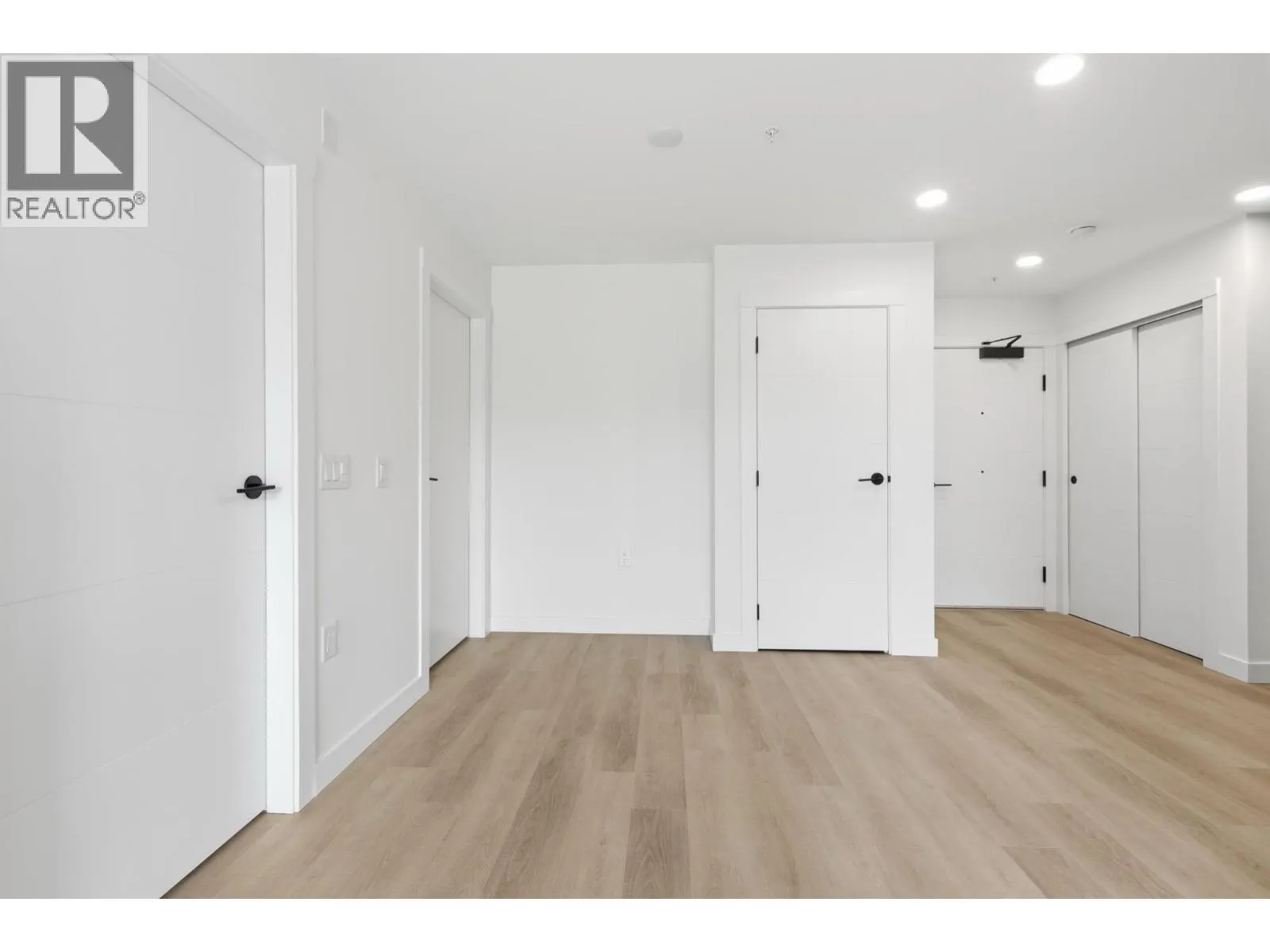 507 2268 E BROADWAY