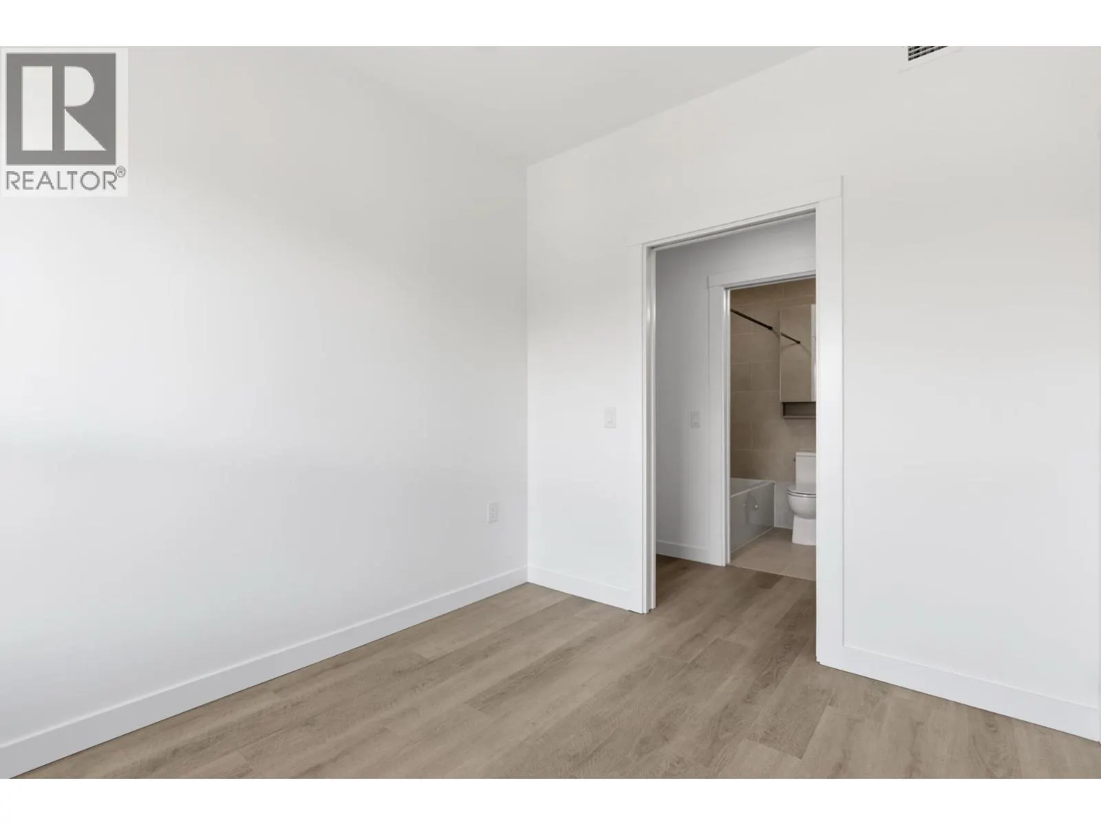 507 2268 E BROADWAY