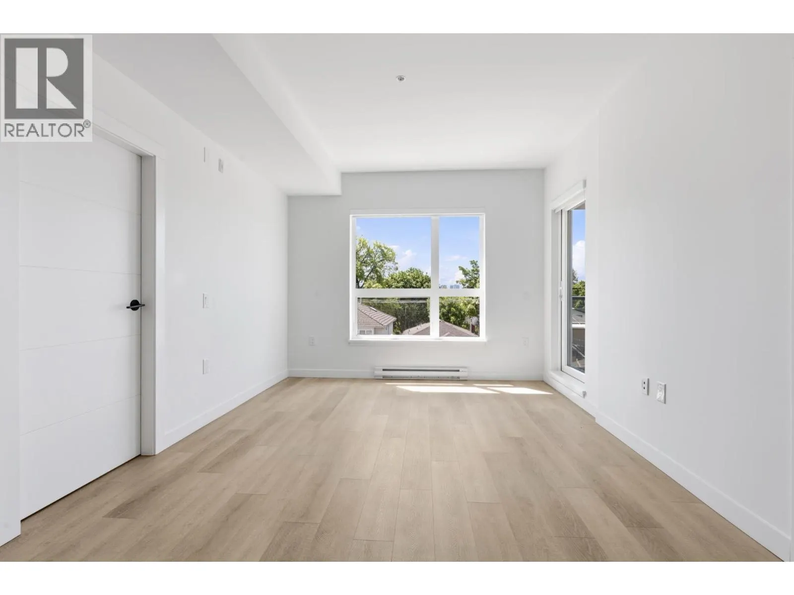 302 2268 E BROADWAY