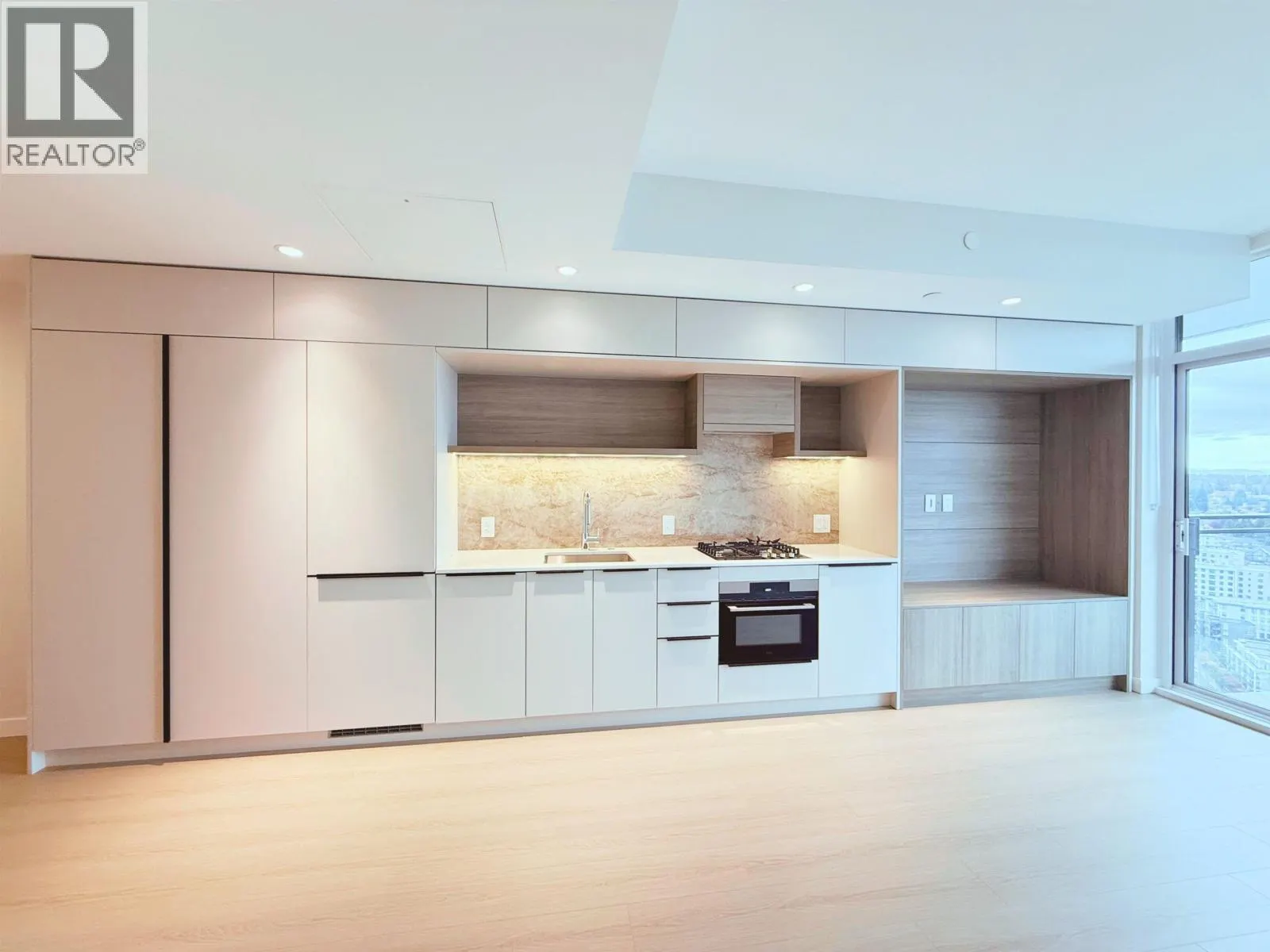 28** 612 ELMWOOD STREET