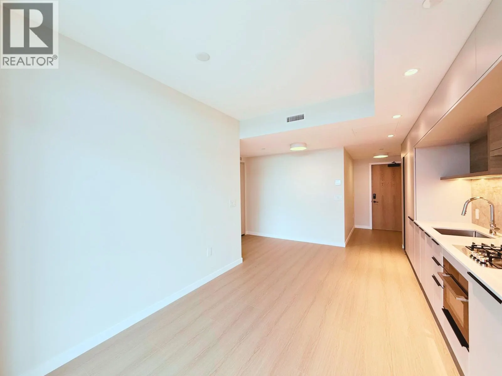 28** 612 ELMWOOD STREET
