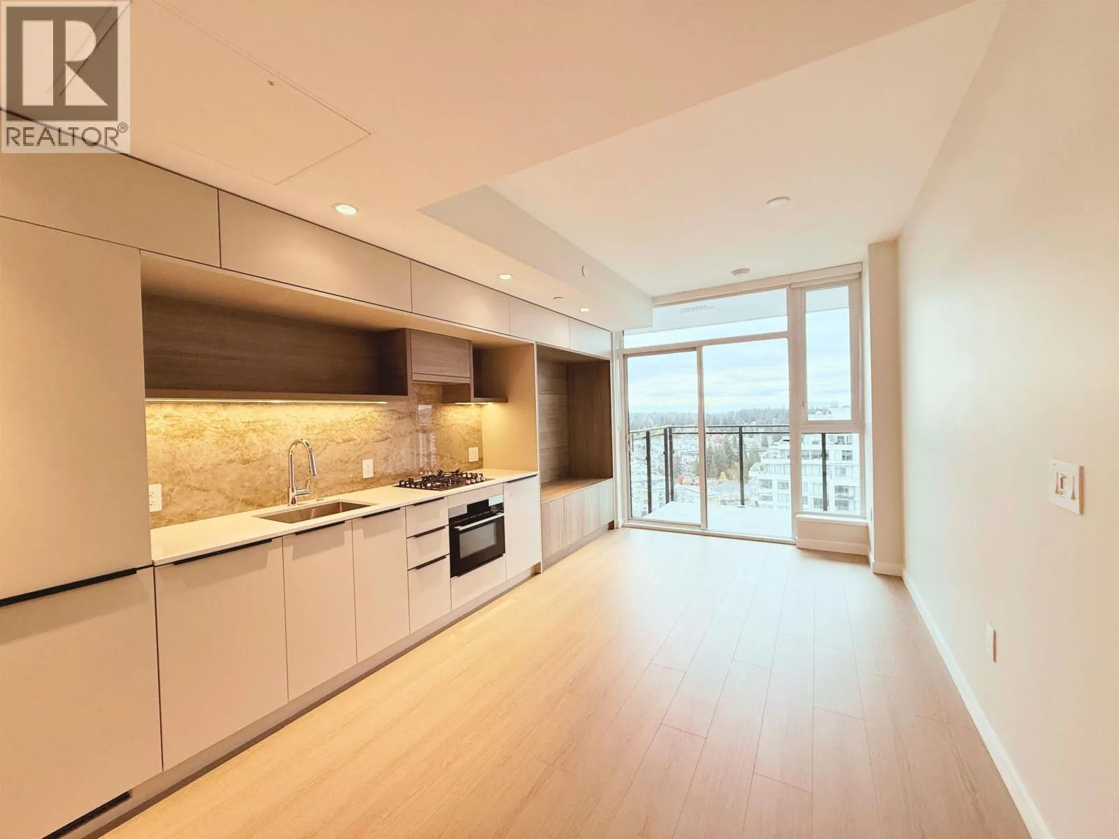 28** 612 ELMWOOD STREET