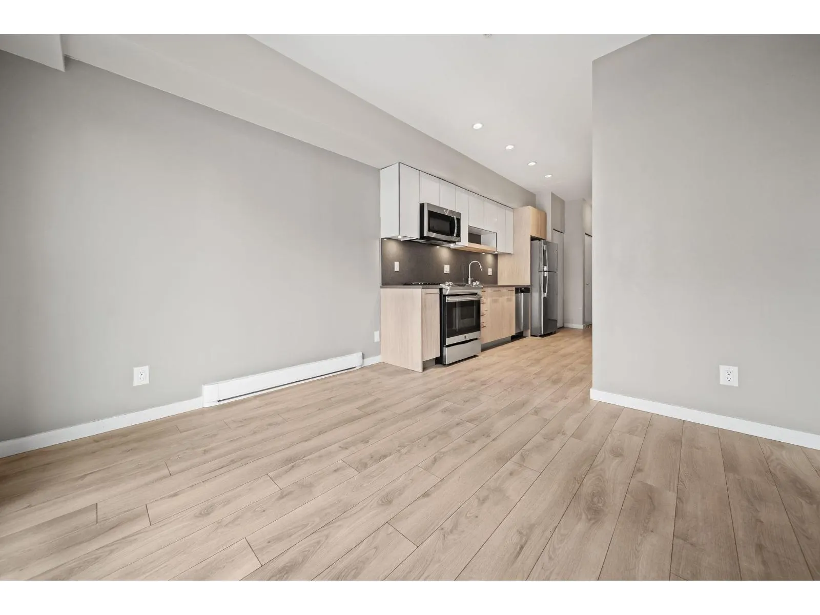 303 13768 108 AVENUE