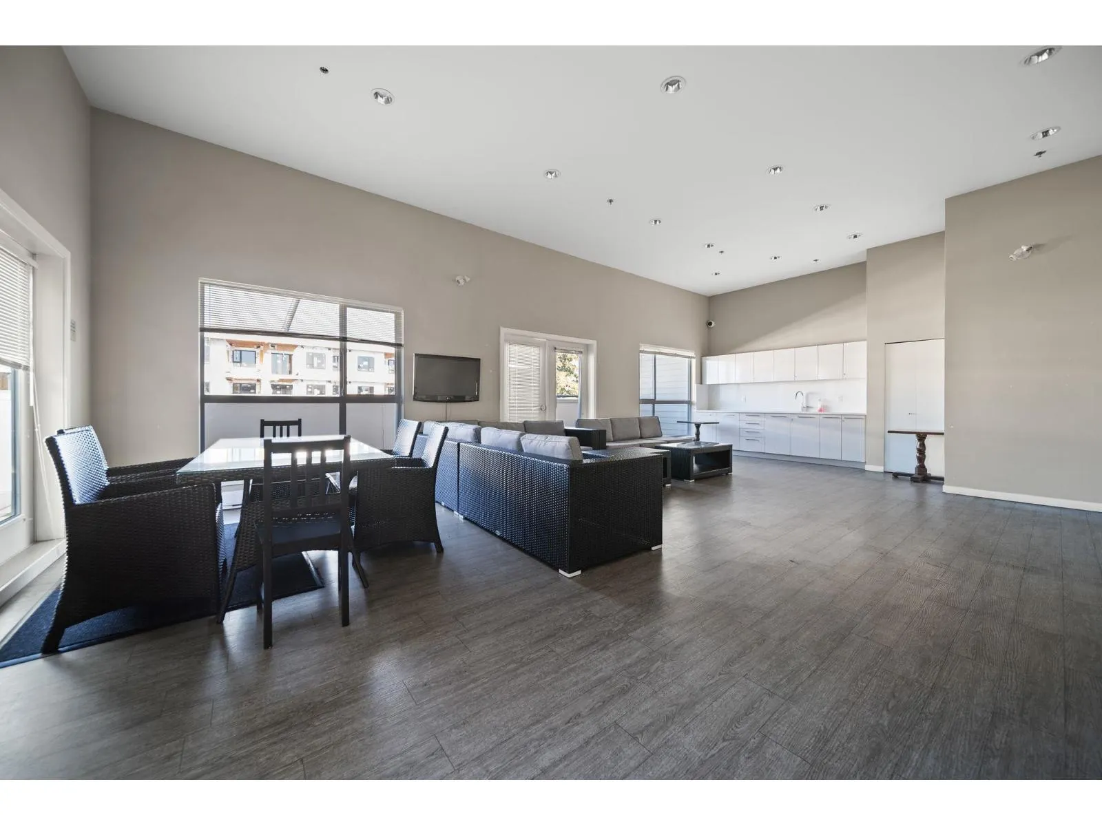 303 13768 108 AVENUE