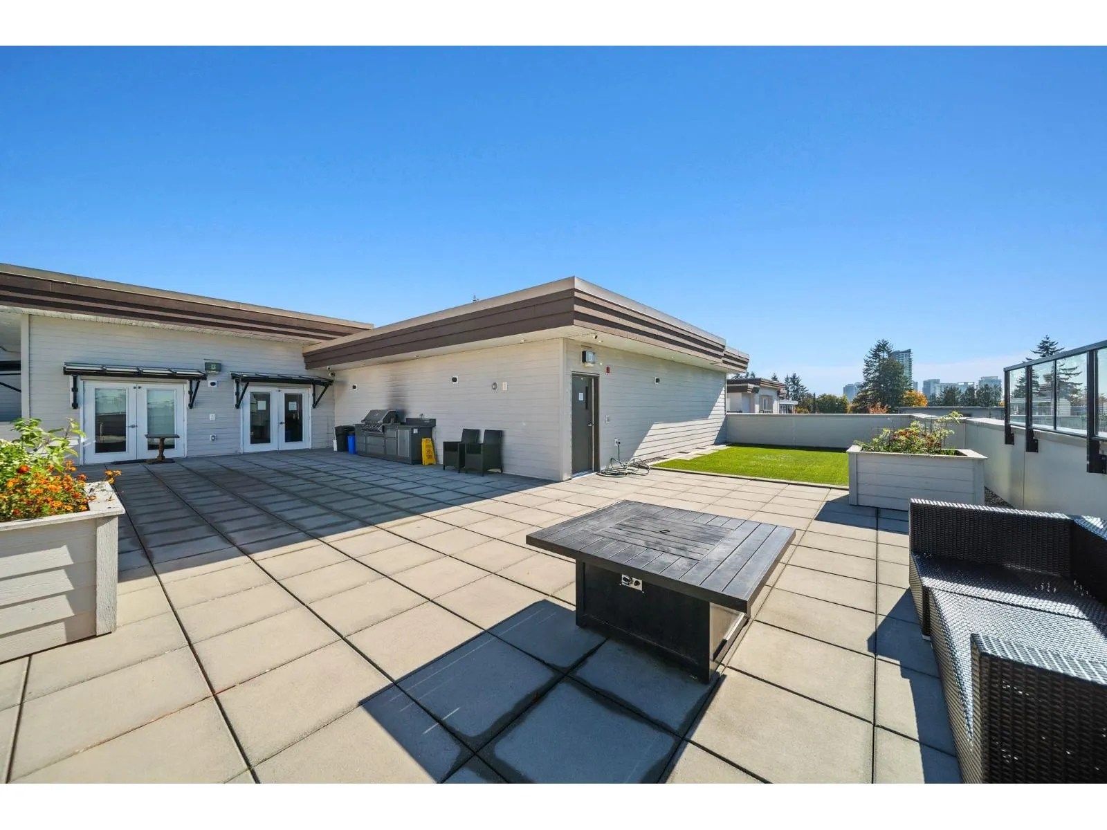 303 13768 108 AVENUE