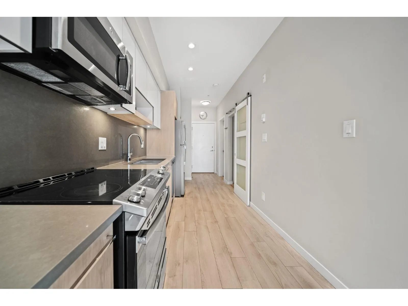 303 13768 108 AVENUE