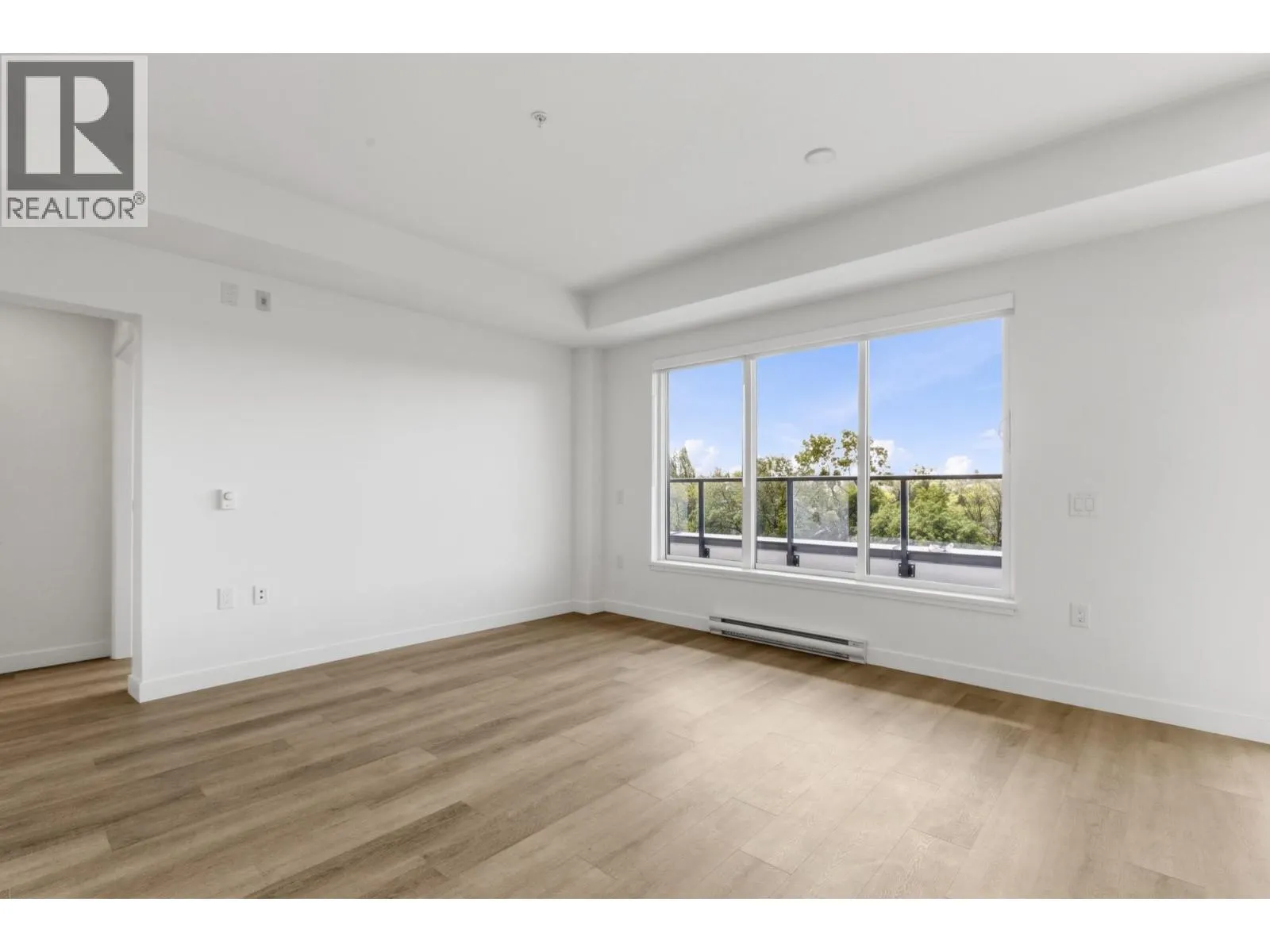 501 2268 E BROADWAY