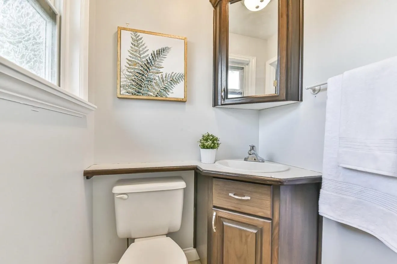 3633 BURNSIDE DRIVE