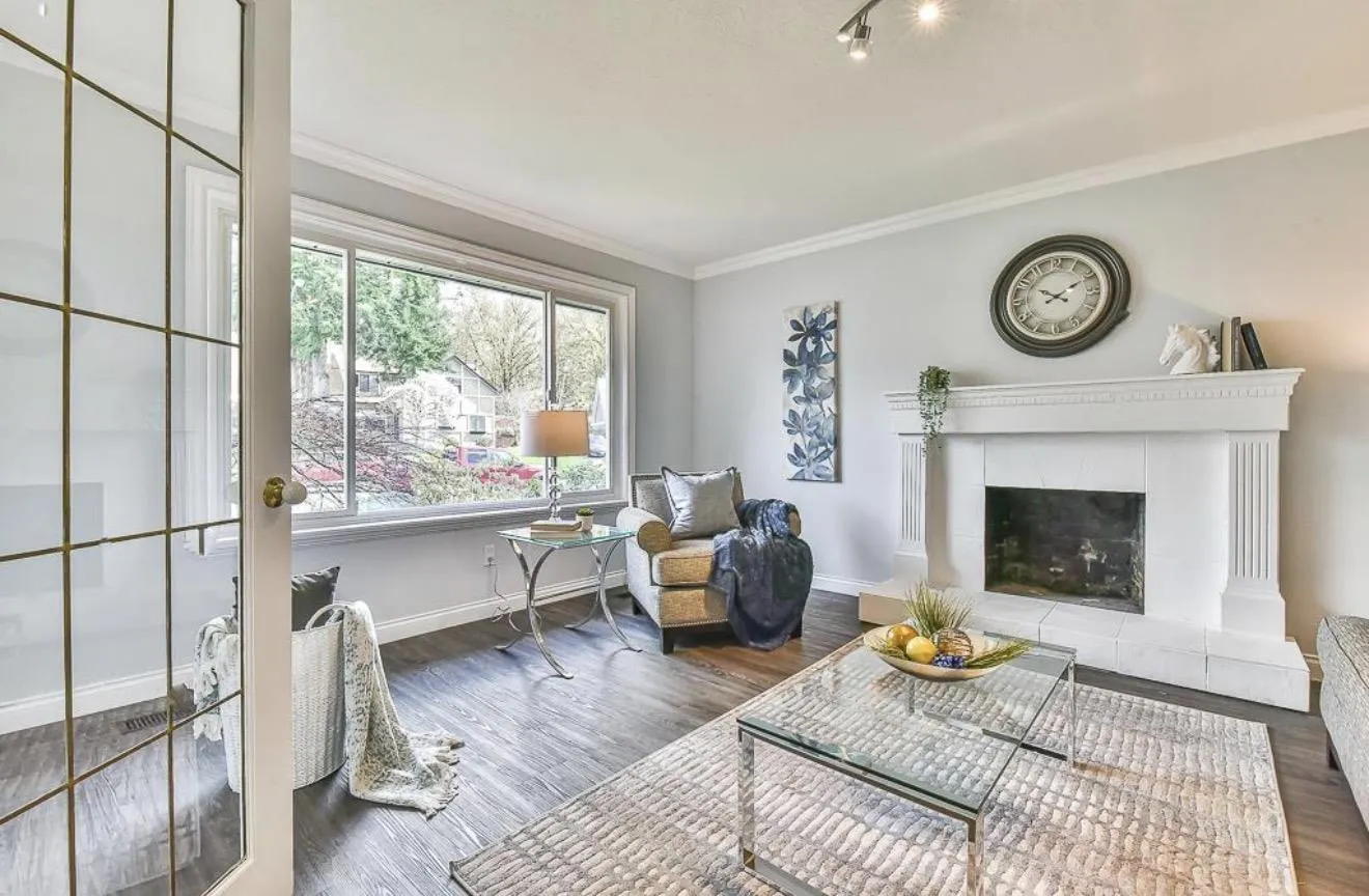 3633 BURNSIDE DRIVE