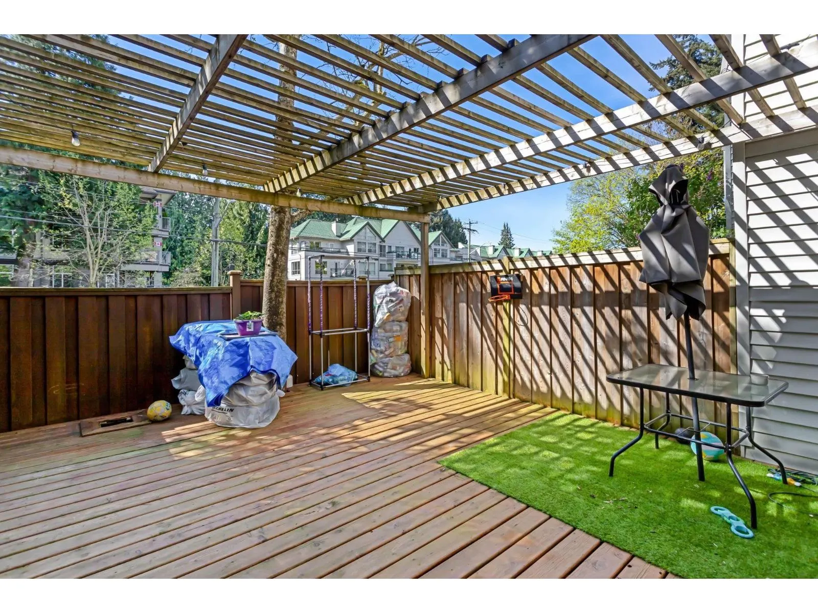 29 33293 E BOURQUIN CRESCENT
