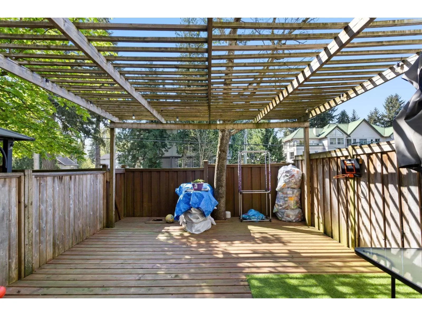 29 33293 E BOURQUIN CRESCENT