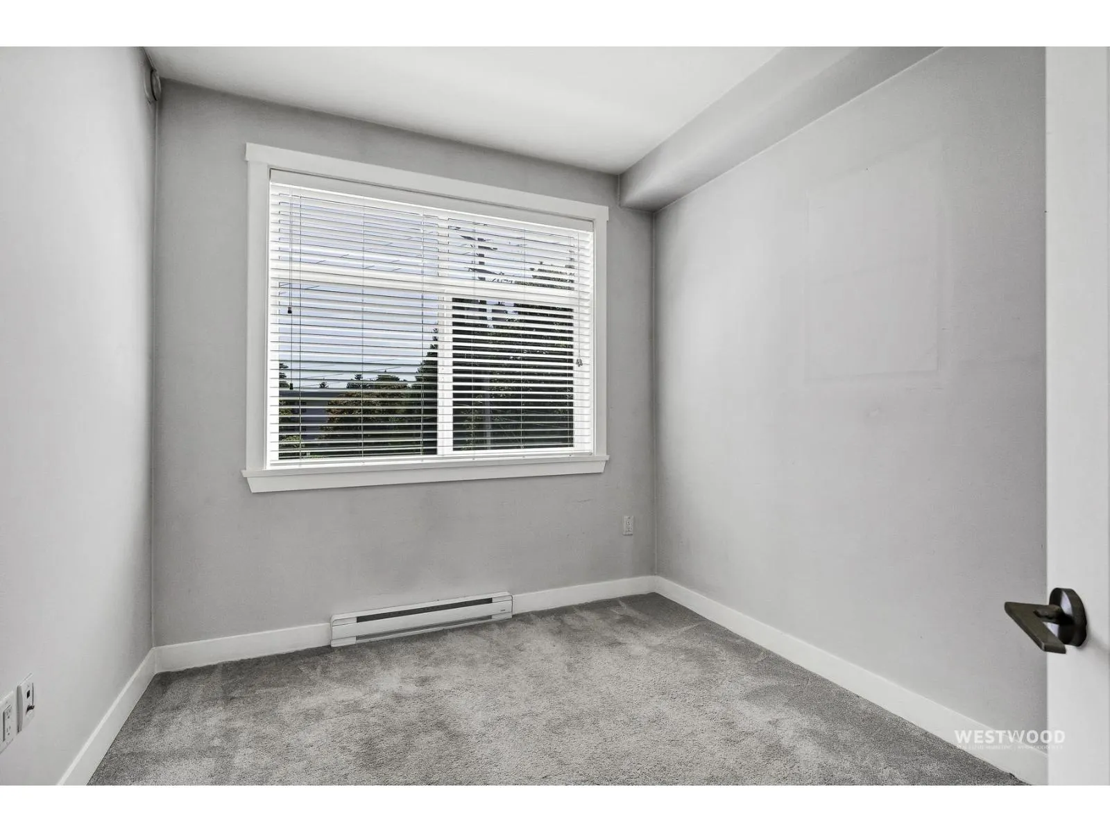 210 20696 EASTLEIGH CRESCENT
