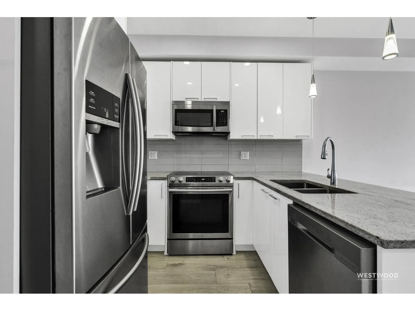 210 20696 EASTLEIGH CRESCENT